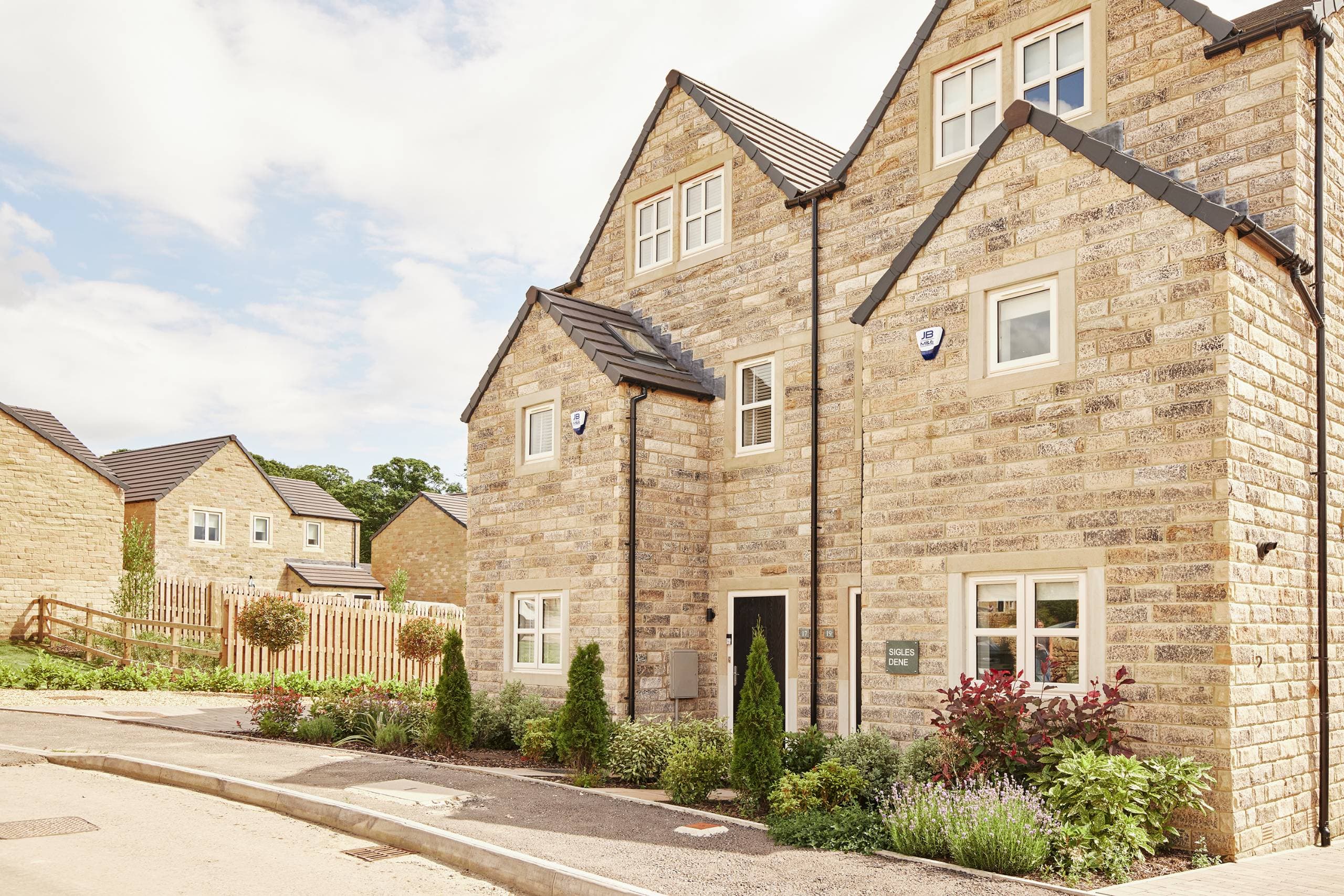 BOLTON_GARDENS_SILSDEN_PLOT_1_THE_FOSTER_FRONT_EXTERNALS_005